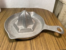 Vintage Wagner Ware Cast Aluminum 453 Citrus Orange Juicer Reamer