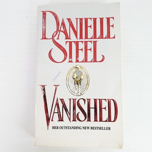 Danielle Steel Paperback Choose Your Title Buy 2 Get 1 Free 1 Postage Romance - Picture 21 of 139