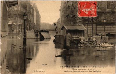 CPA PARIS INONDE 118 Boulevard St-GERMAIN und Rue Solferino (561808)