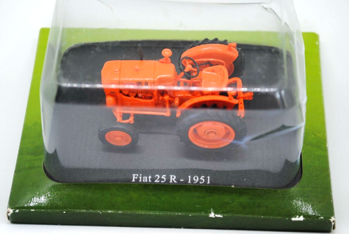 1:43 U/H Hachette 1951 FIAT 25 R Diecast Farm Tractor on Display Plinth MIB - Picture 10 of 10