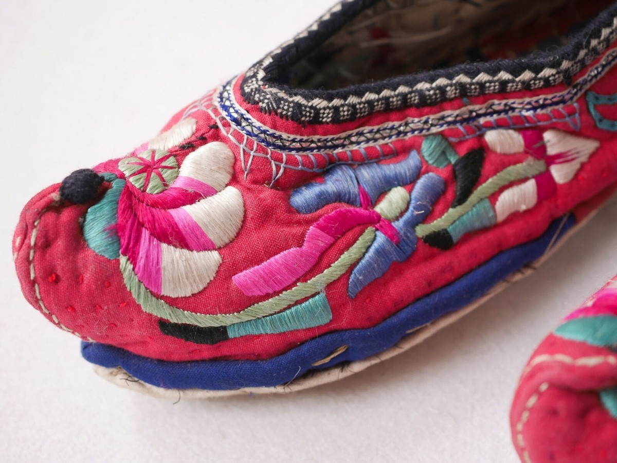 Ancienne Broderie De Soie Chinoise Immortel Lan Caihe Patron