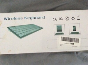 Omoton KB066 Bluetooth Wireless Keyboard for iOS Silver & White 