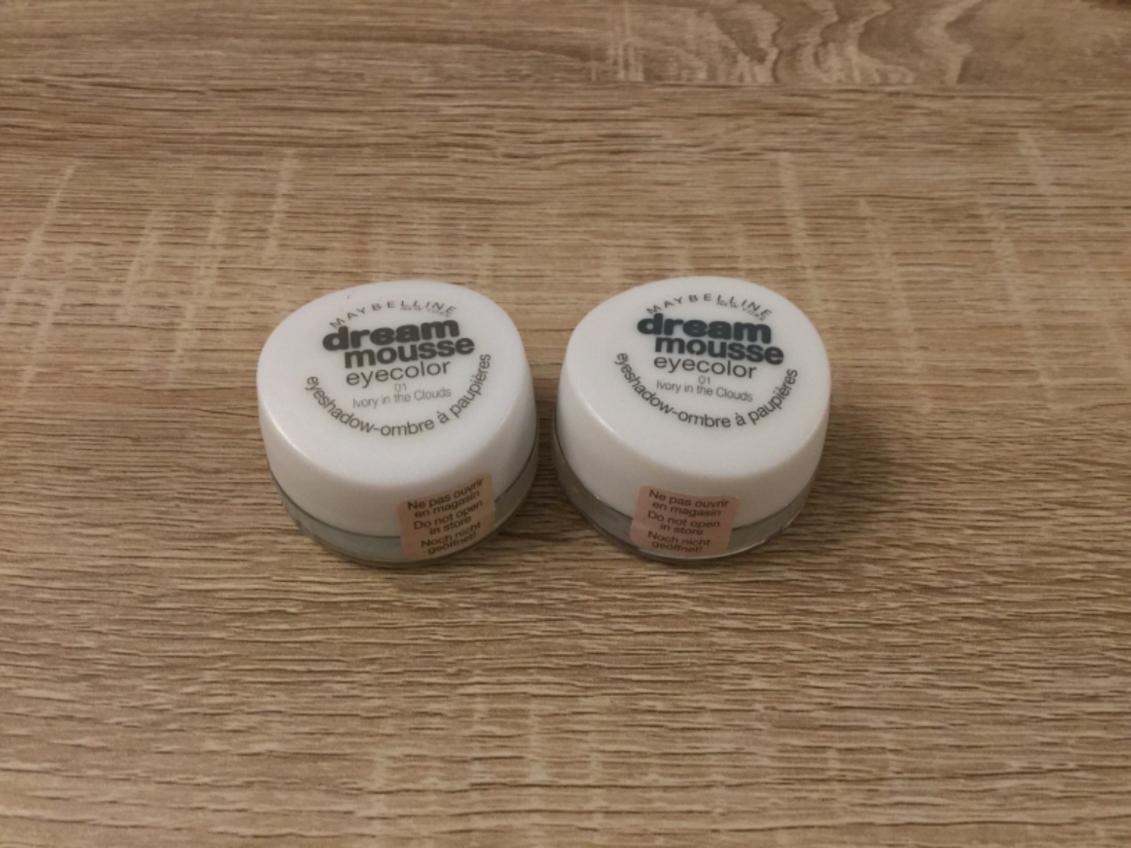 Maybelline 2 x Dream Mousse Eyecolor 01 Ivory In The Clouds. Makeup, Eye Shadow.