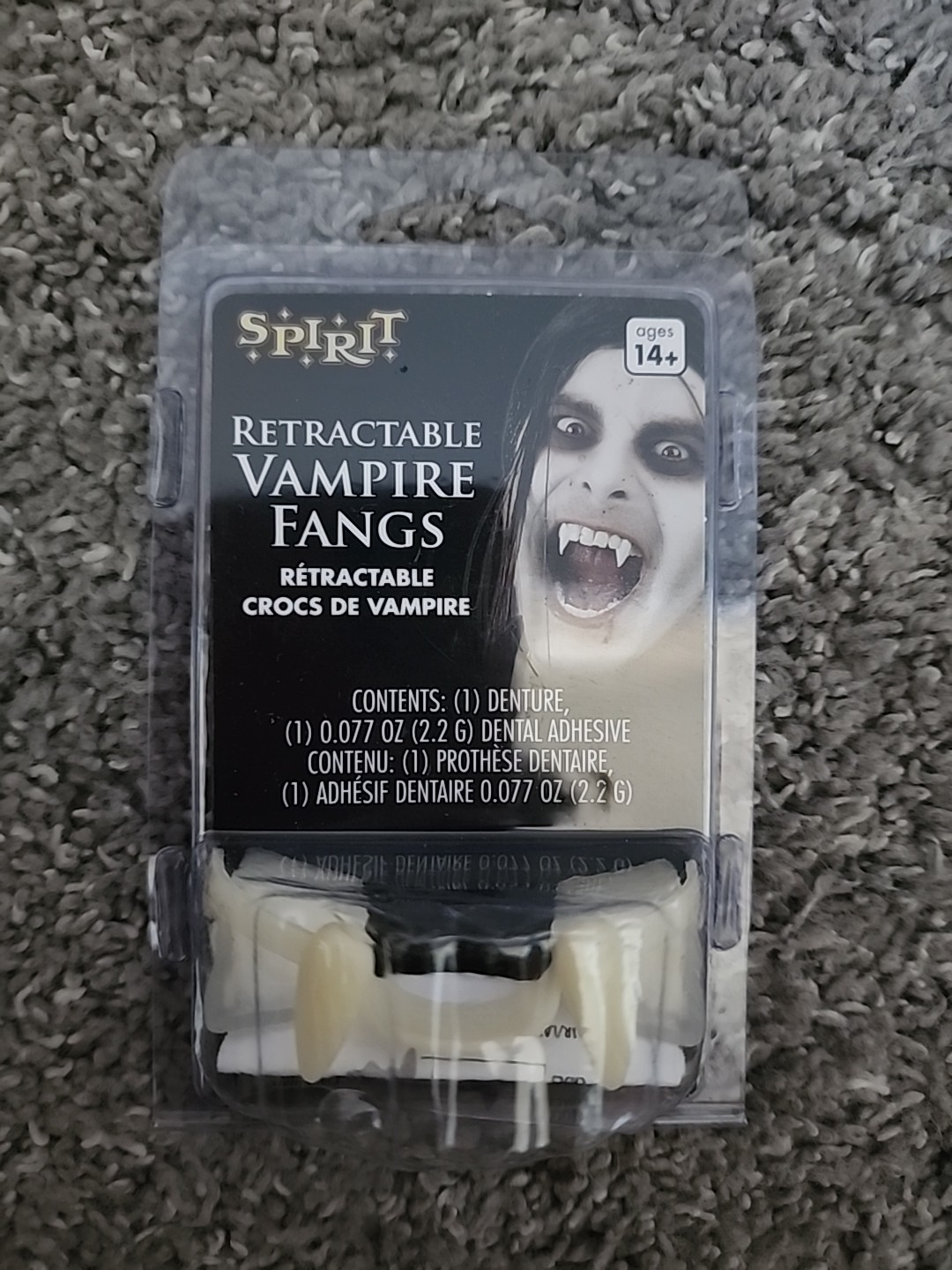 Spirit Retractable Vampire Fangs Halloween Costume Accessory