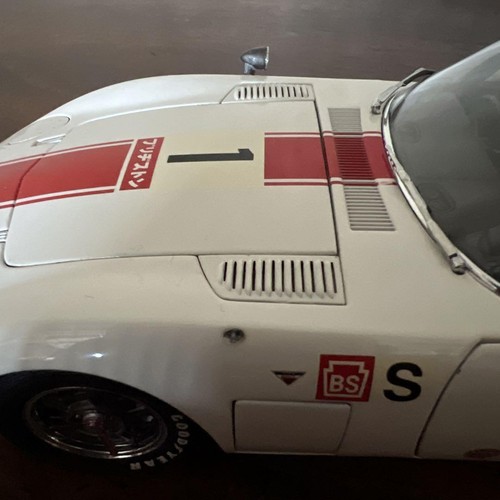 AUTOart 1/18 Toyota 2000GT Fuji 24HRS Winner Diecast - Picture 11 of 12