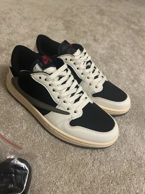 NIKE Travis Scott Jordan’s Trainers Olive