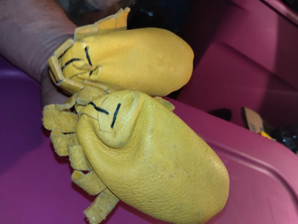 mocasines de bebé de cuero de 4 pulgadas de largo Foto 3 de 4