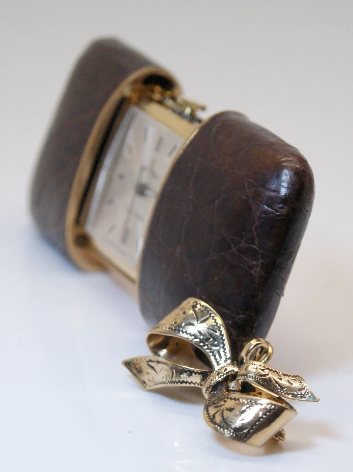 BONITO RELOJ CONVERTIBLE Paul Peugeot años 50 piel de cocodrilo en pin de oro amarillo de 14 quilates Foto 4 de 4