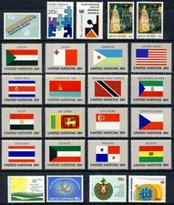 UN - New York . 1981 Year Set with Flags (343-367) . Mint Never Hinged