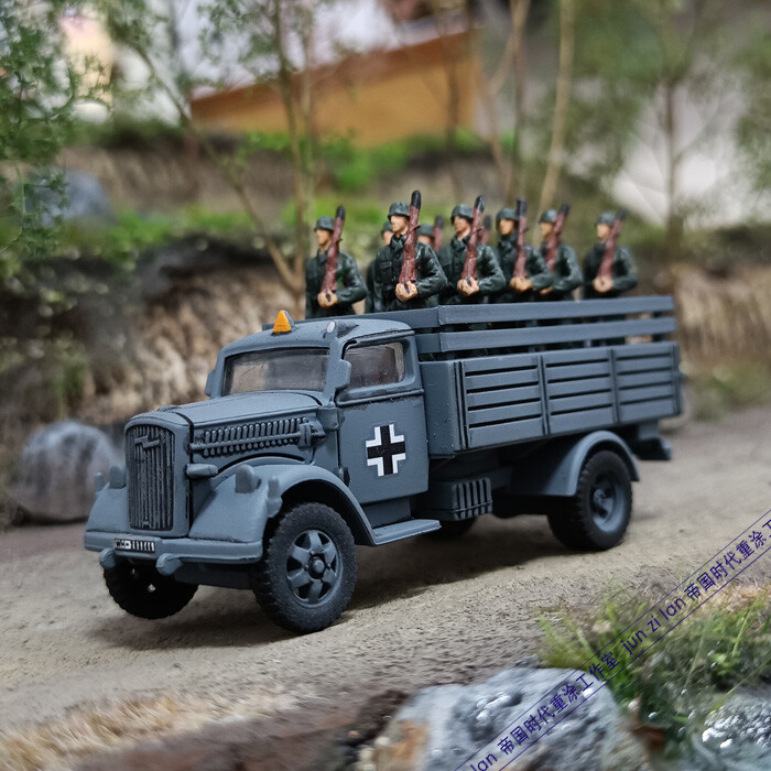 1/72 WWⅡ ドイツ 検問所 ジオラマ　完成品 再値下げ】戦車ジオラマ 1/72 ドイツタイガー戦車 模型・プラモデル
