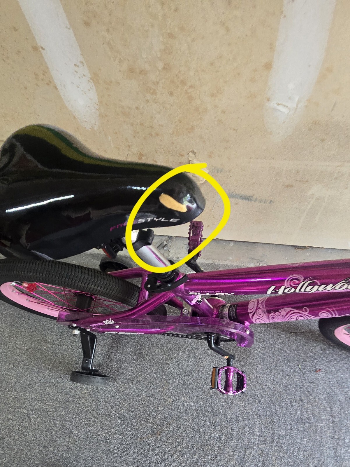 Genesis 18 Hollywood 14 inch Bicycle - Pink