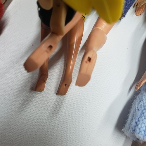 Vintage Barbie and Belle Doll Lot Of 7 Various Years And Styles Mattel - Picture 15 of 17