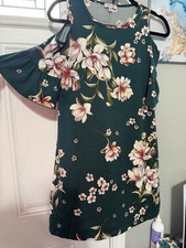 Womans Dress With Measurements Geeen With Pink Flowers Shoulders With Gaps
