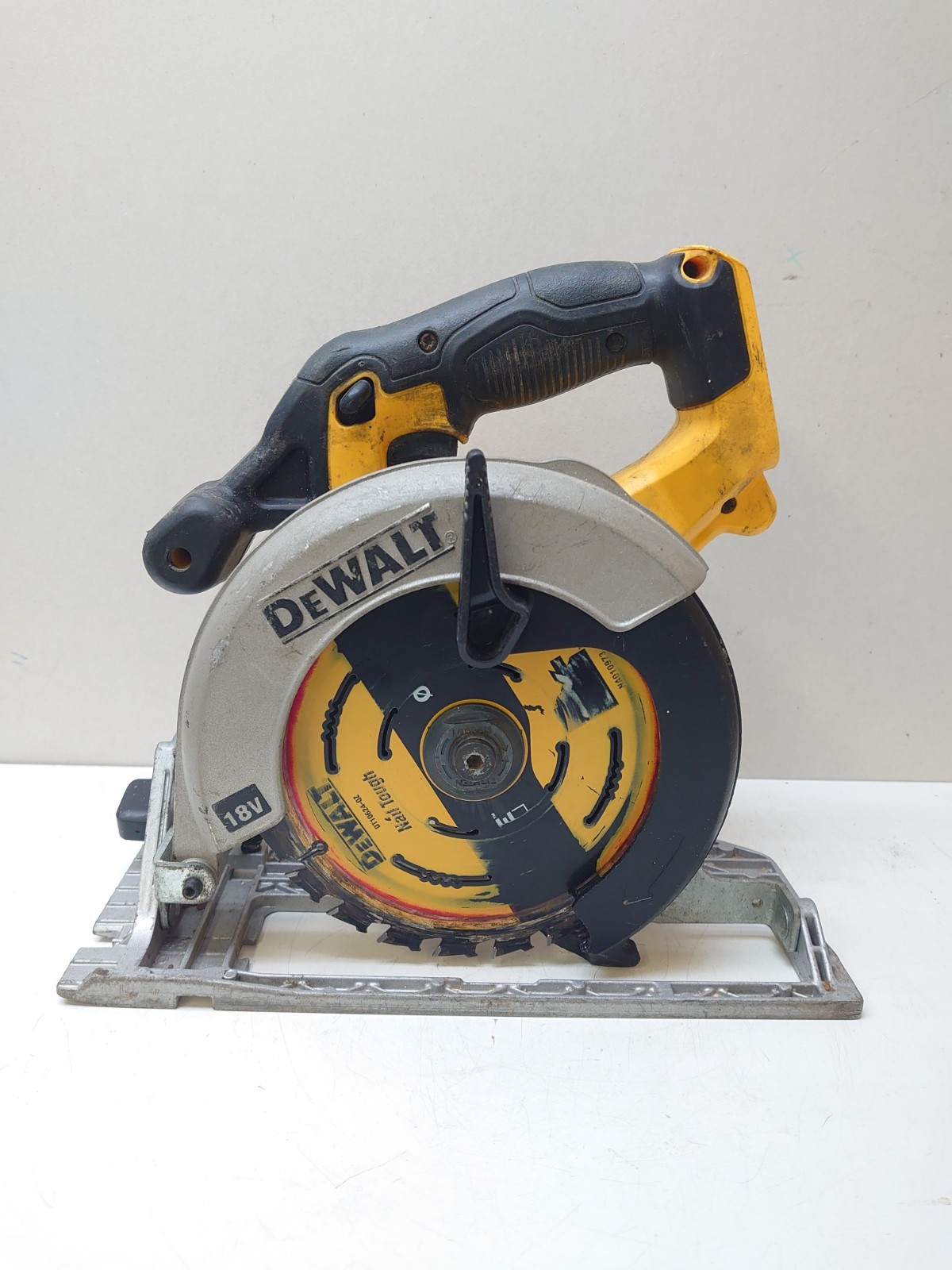 DeWalt DCS391 Cordless 18V Circular Saw XR Li-ion - 165mm