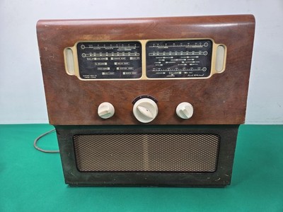 Vintage 1949 Leslie McMichael Model 491 AC Valve Radio