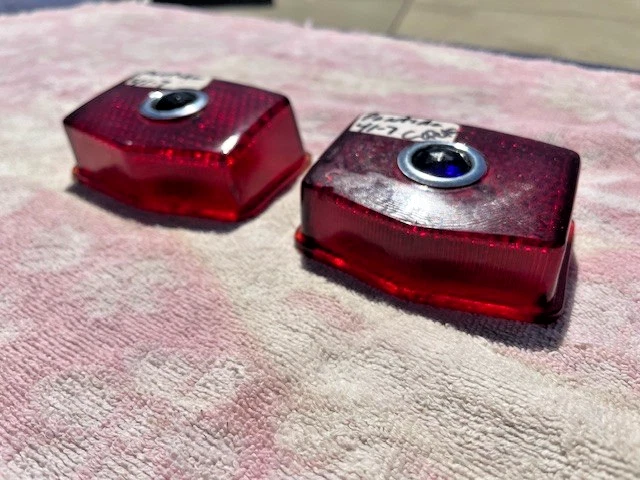 1941 1942 1946 1947 Pontiac NORS Lynx Eye GLASS PUNTO AZUL Luz Trasera Lente Par Foto 3 de 4