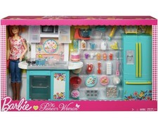 Barbie GBG53 Pioneer Woman Ree Drummond Kitchen Playset with Cooking Chef Doll