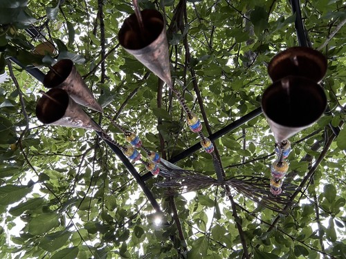 Carillon a vento libellula vetro colorato metallo con perline e campana accenti rame boho - Foto 6 di 8