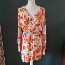 New with tags designer long sleeve short floral Guess wrap dress size xs/s