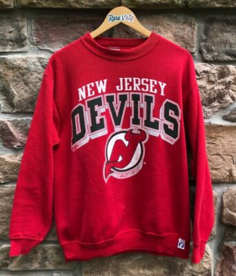 90’s New Jersey Devils NHL Crewneck Sweatshirt, reprinted red sweatshirt  QT208