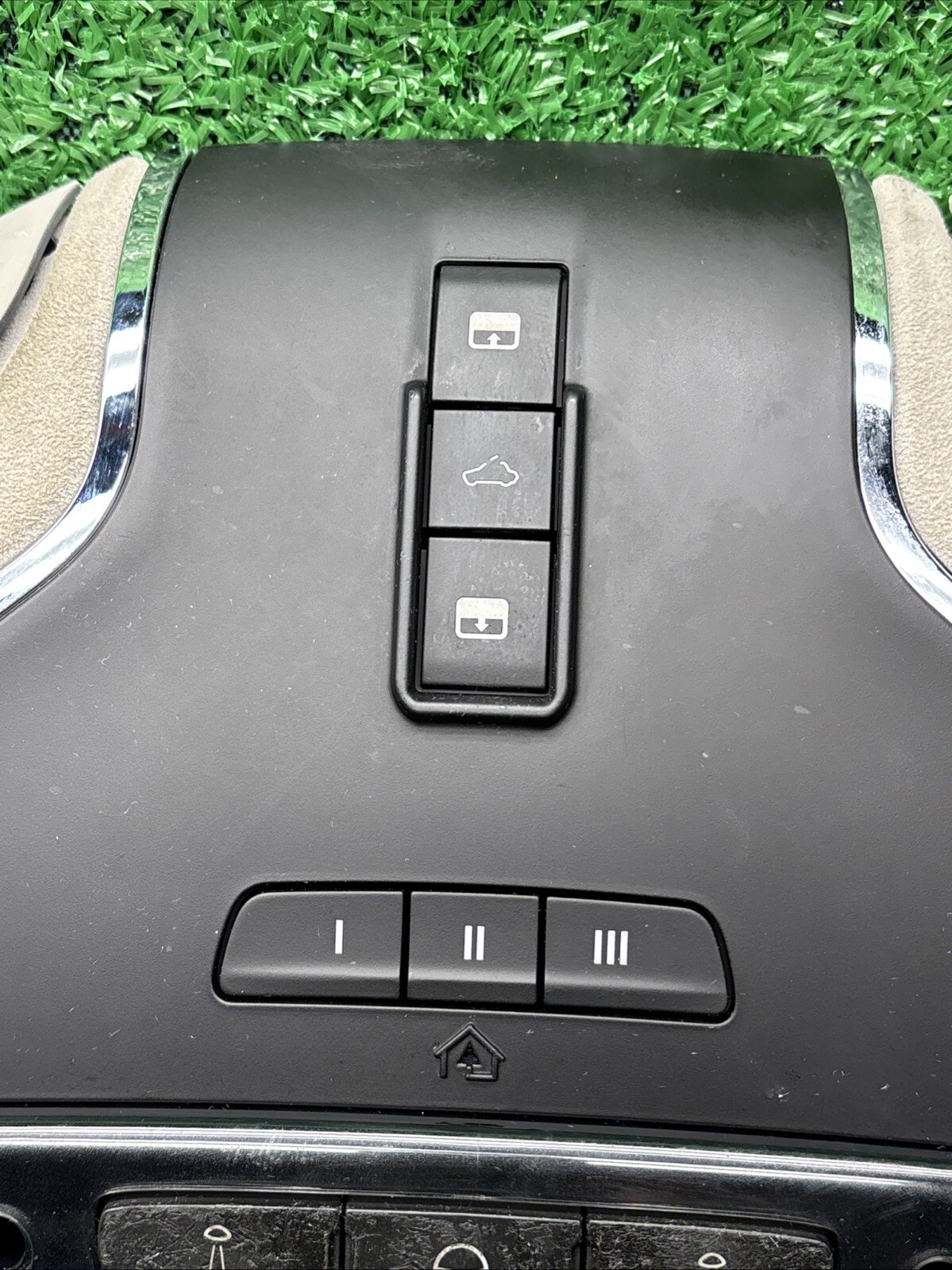 2014-17 MASERATI GHIBLI M157 FRONT OVERHEAD CONSOLE DOME INTERIOR LIGHT LAMP OEM