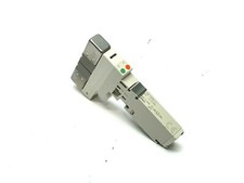 SMC VQC1300N-51 Plug-In Double Solenoid Valve