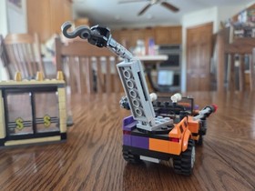 Lego - 6864 - Batmobile and the Two-Face Chase - 100% Complete w/minifigures