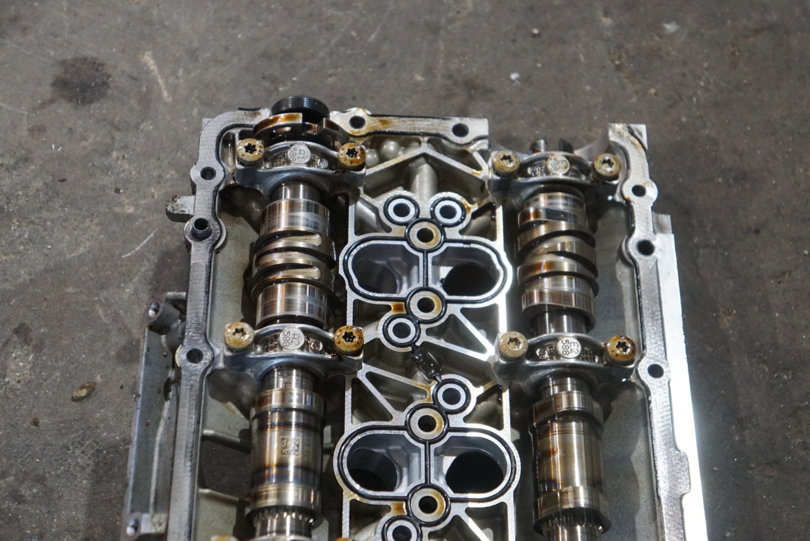 2019 - 2025 LAMBORGHINI URUS 4.0L V8 LEFT ENGINE CYLINDER HEAD & CAMSHAFT OEM