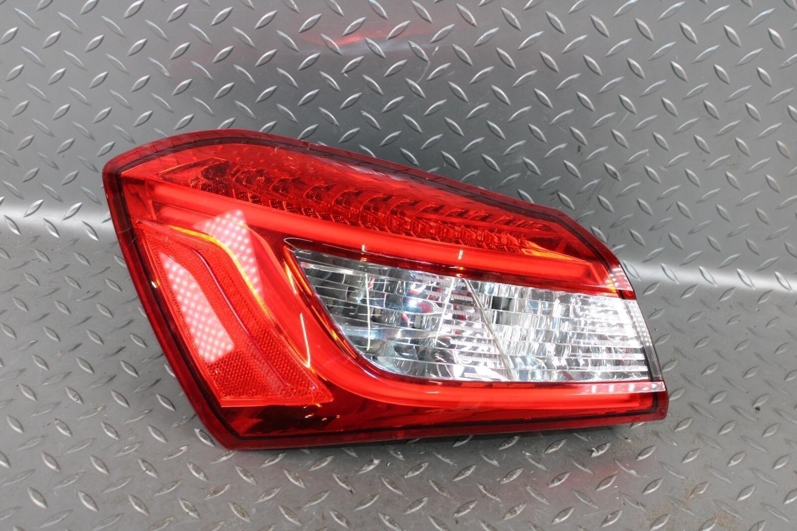 14-19 Ghibli Quarter Panel Driver Side Left Taillight Tail Light Lamp Lens OEM