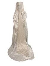 Enzoani wedding dress is a size small is off-white and beige is very beautiful