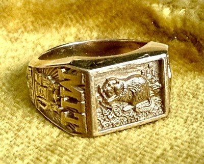1974 PHD MIT Brass Rat Beaver Class Ring 18k Gold  Ring 11.3 Grams Size 5