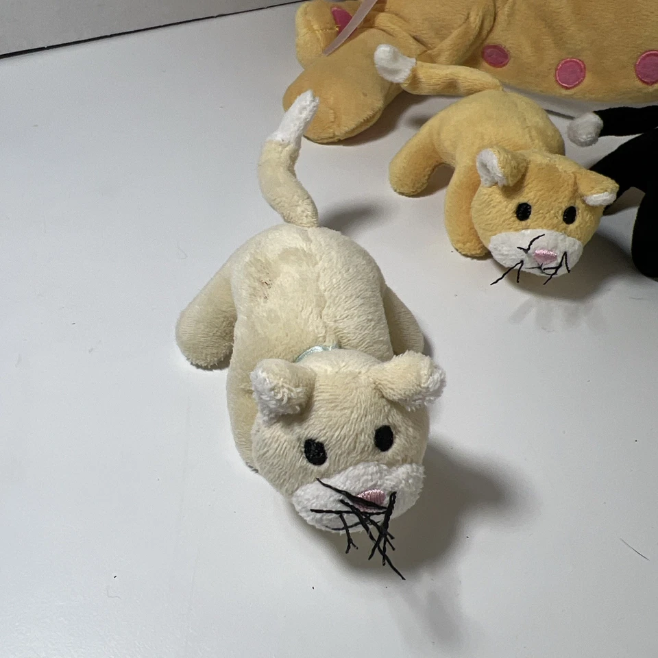 Manhattan Toy Plush Cat Nursing Nina Mommy Cat 3 Kittens Attach Magnetically - Image 3 of 4