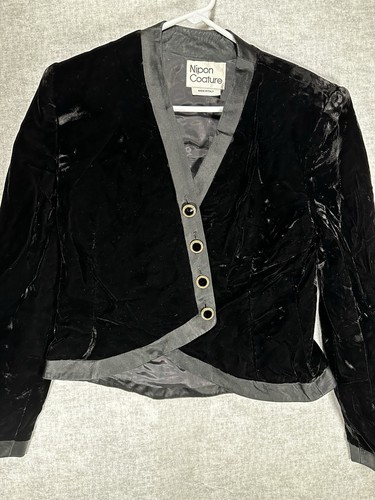 Vintage Nipon Coature 2 Teiler Midi Rock Anzug Schwarz Velour 4 Knopf Blazer - Bild 4 von 15