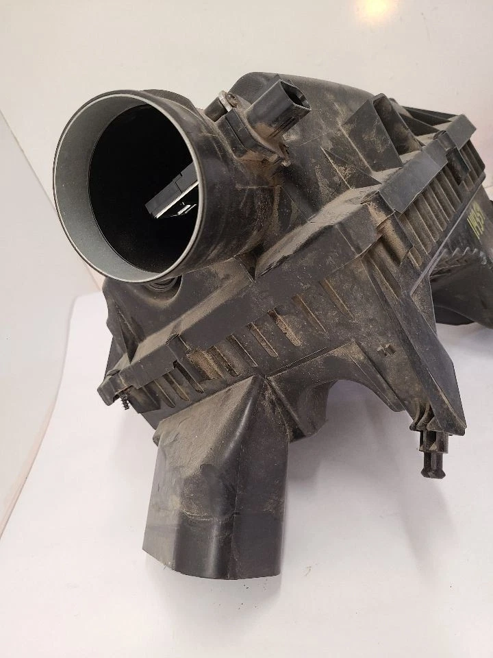 2010 - 2011 BUICK LACROSSE Air Cleaner 2.4L — 第 3/4 张图片