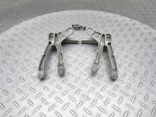 Honda RC51 RVT1000 SP2 2004 02-06 pie trasero pasajero clavija soporte izquierdo derecho - Imagen 6 de 13