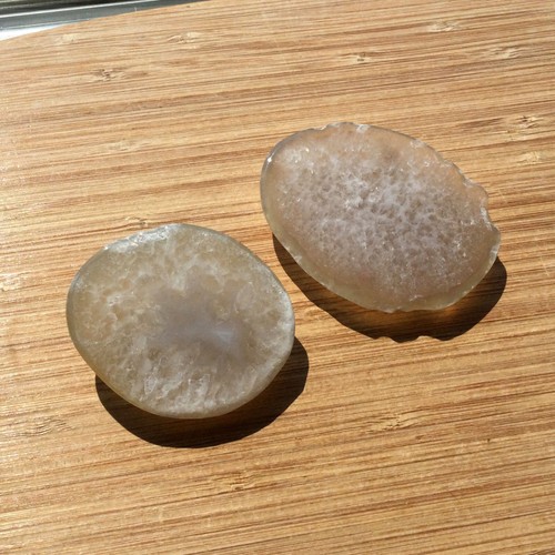 2 Quartz Crystal Geode Rock Slices Polished End Cut Stones Natural White Colors - 第 1/6 張圖片