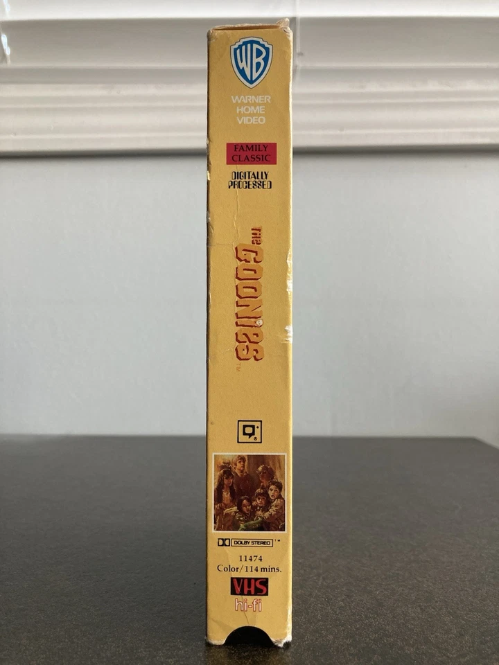 THE GOONIES 1985-1986 VHS NO BARCODE 1ST RELEASE RARE TWO TONE TAPE MOVIE VTG - Image 3 of 4