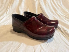 Dansko Clogs Patent Leather Size 42 US 11.5 12 Maroon Comfort 506220202