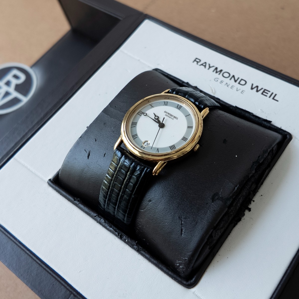 Raymond Weil Genève 5532 Watch 31mm Date Gold-Plate Round New