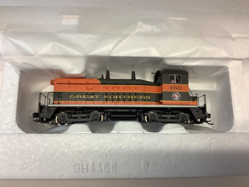 Walthers Mainline #910-10618 Spur HO "GN" NW2 PH V DCC READY Diesel Rd.#160 | Zustand: New