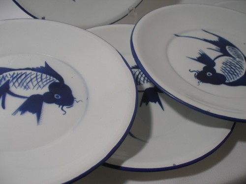 Vintage Chinese Koi Fish Blue White Set of 6 Enamelware Metal Plates 9.5X9.5" - Picture 6 of 10