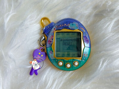 CUSTOM: Tamagotchi Connection v5 Familitchi Pokemon Cocktails Gold