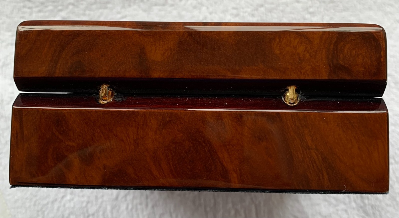 £5 Crown 5 Sovereign Walnut Case, Capsule, Outer Foam and Outer Box All Original