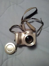 Kodak EasyShare Z612 6.1MP Digital Camera, Charger, computer cable & Photo paper