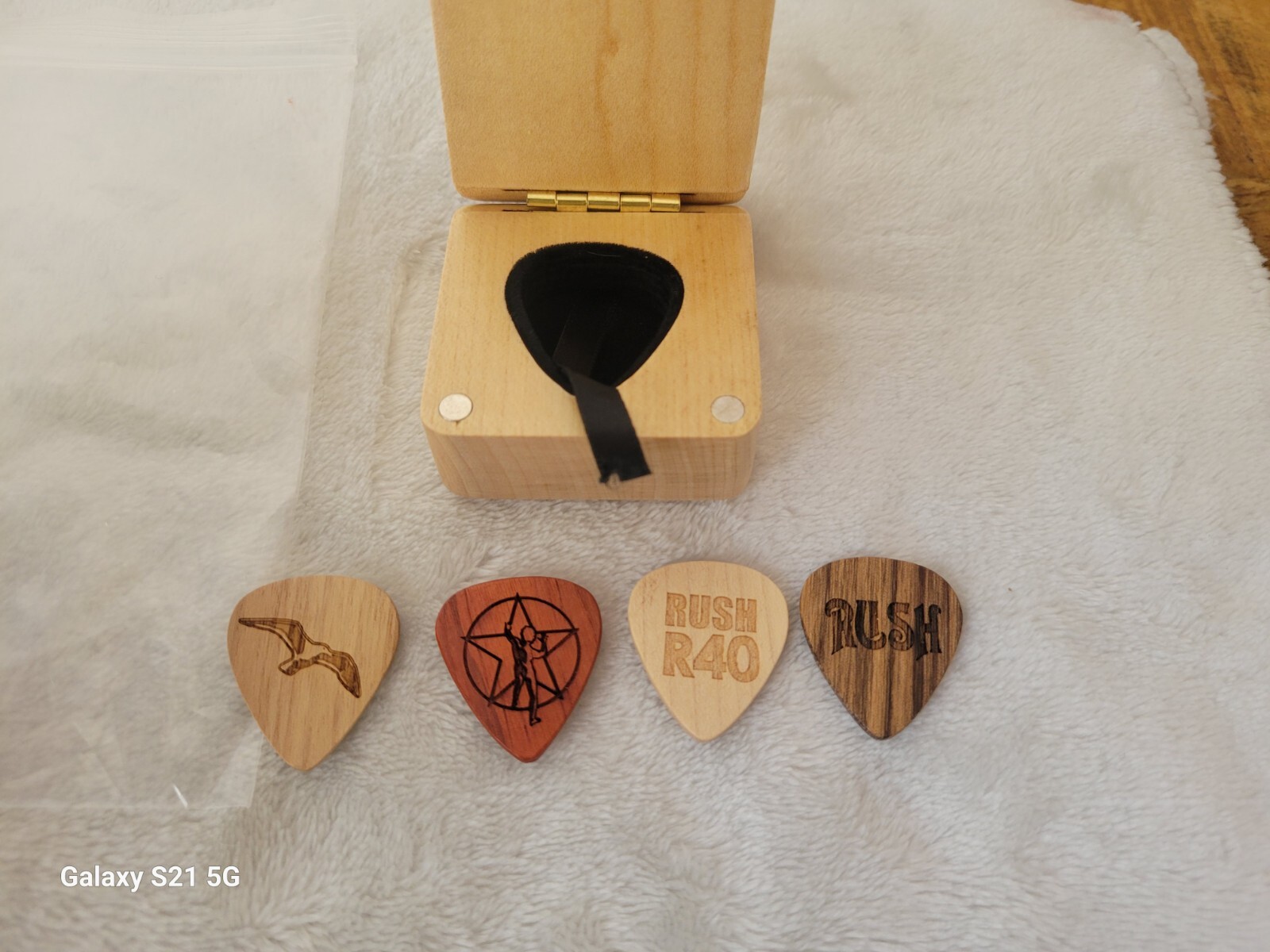 Picture 4 of 5