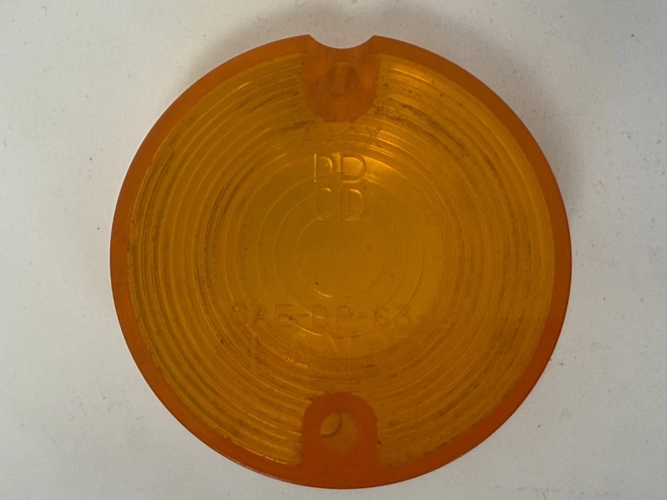 Luz de estacionamiento Plymouth Valiant Dodge Dart 1963-1964 lente ámbar 2424475 nuevo en stock Foto 2 de 4