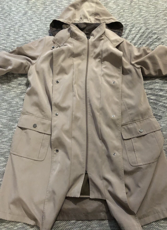 Gabardina East 5th para mujer talla M beige con capucha Foto 4 de 4