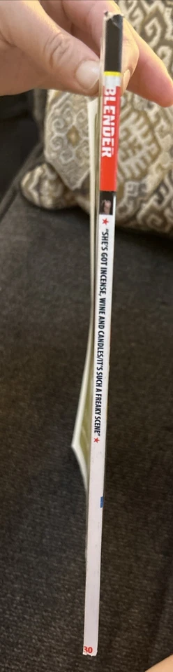 Blender 10/04 Hilary Duff October 2004 Y2K Collect Magazine Music & More Foto 4 de 4