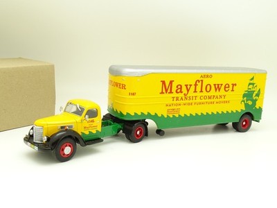 IXO SB 1/43 - International Harvester K-7 Mayflower Modellauto 1:43