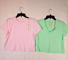 Universal Thread 2pk Shrunken Short Sleeve T-Shirts Women Medium Short Sleeve